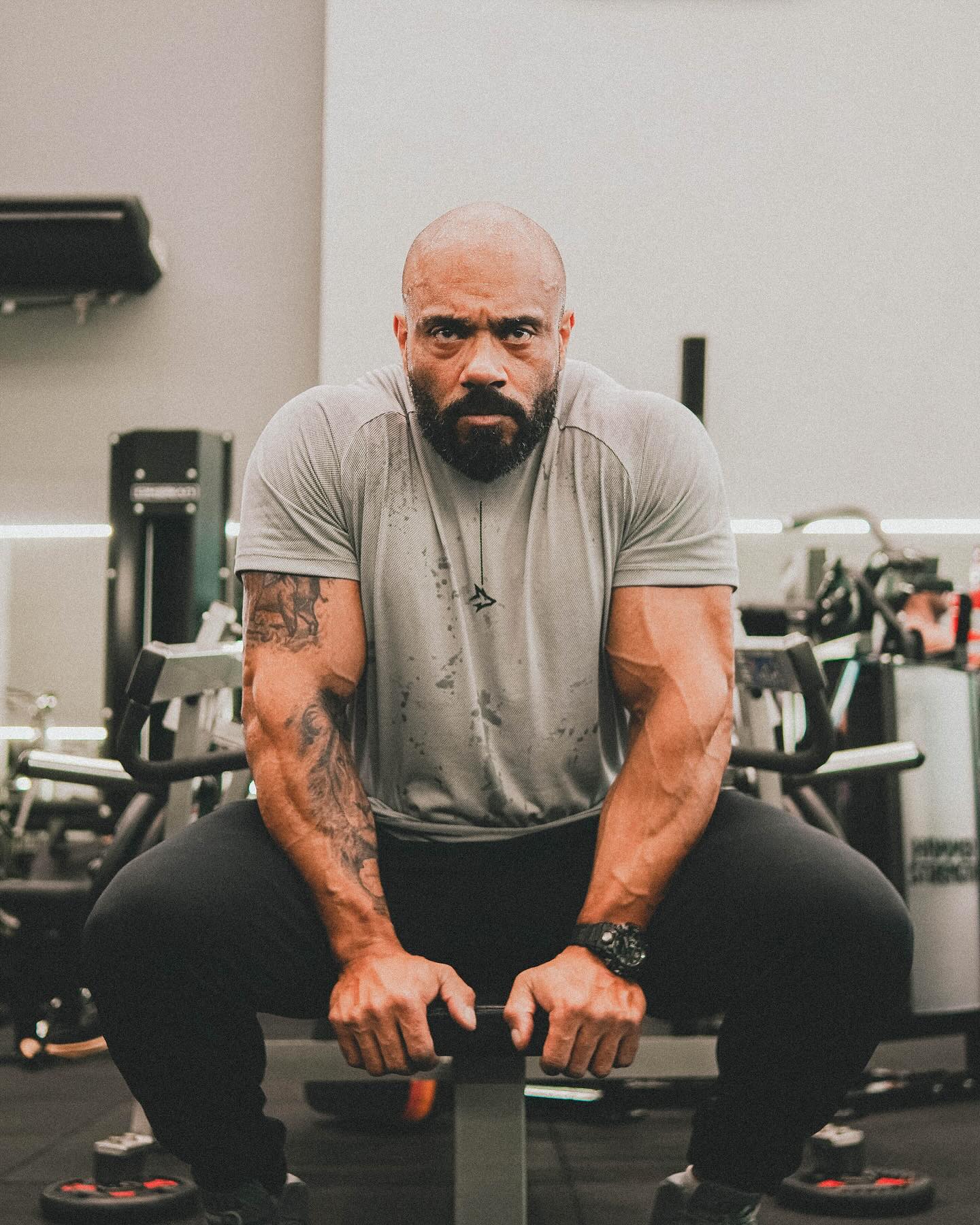 Com a @usealphaco, da academia ao casual, você eleva seu nível. Entre no site com a maior variedade que você pode encontrar para andar no estilo.🐺
🏷️Use o cupom: CTRC
@juliobalestrinoficial 🔥
#renatocariani #ctrc #juliobalestrin #alphaco