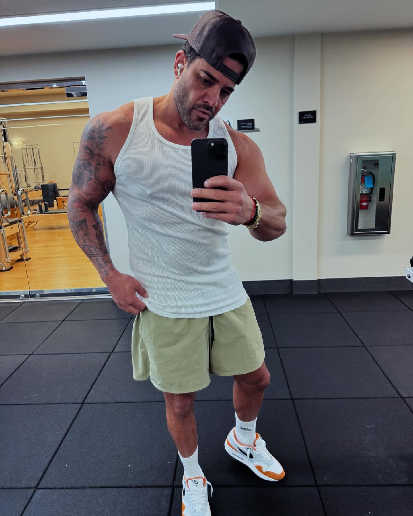 Got introduced to weight lifting at the age of 13! 🧯
My neighbor gifted me the Arnold Schwarzenegger “Encyclopedia Of Bodybuilding” for my Bar Mitzvah.
I was hooked!!
Lifting weights quickly become my anchor! 33 years later, it’s still one of the most important things in my life. Helps me when I’m happy, helps me when I’m down, helps me when I’m stressed, helps me get aligned with the universe, helps with my confidence & also helps me have an abundance of energy to tackle any obstacles in my way.
If you trained today, I’m so damn proud of you. If you can physically and you haven’t, what the hell are you waiting for? Here’s your sign that you should!
#MyndMastery