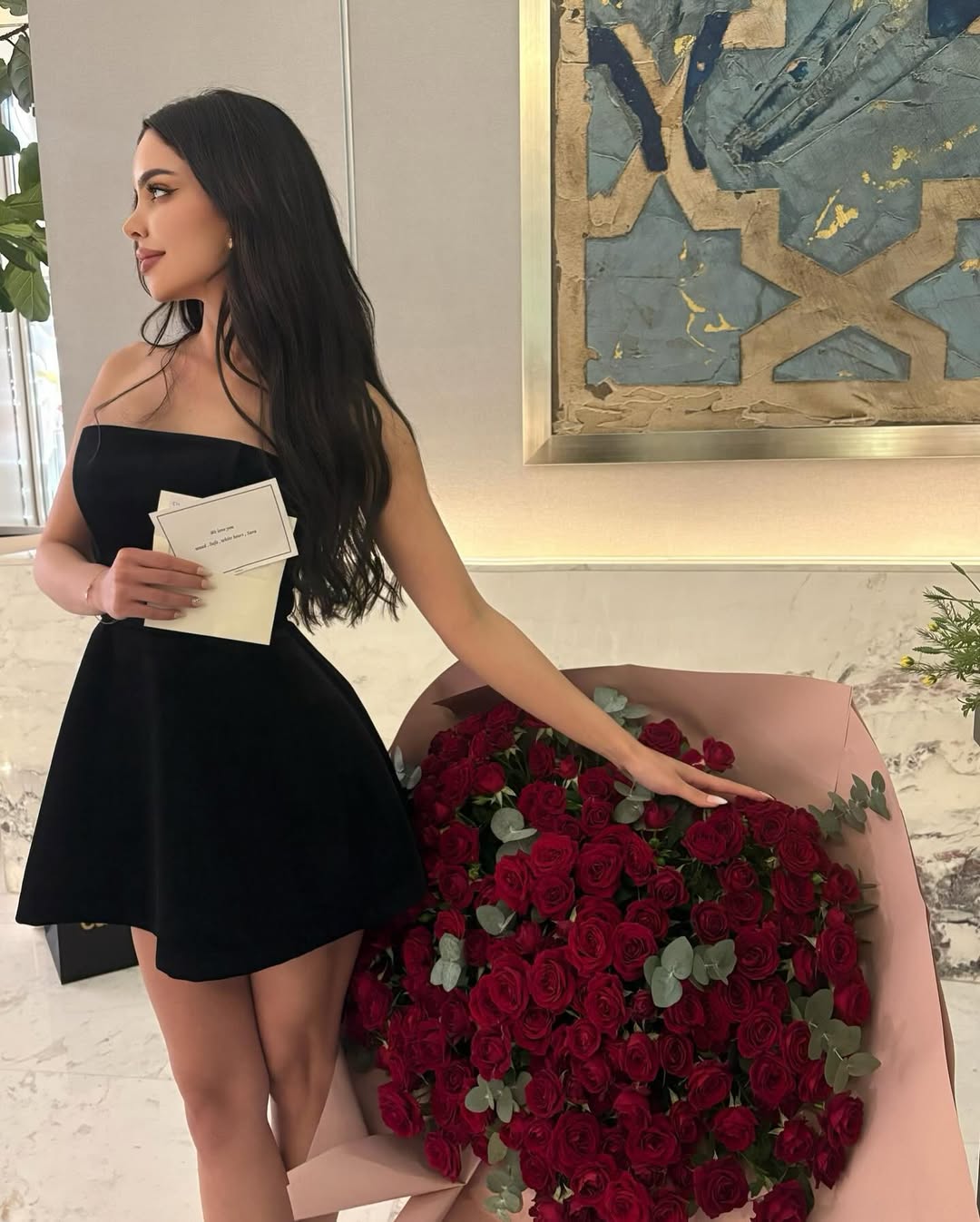 شكرا حبيباتي سارة و ام قلب ابيض و صفا و وعد على مفاجئة عيد ميلادي المسبقه خليتوني اسعد انسانه كل الحب و الاحترام ليكم و لجيش الملكات
#farah_razem #فرح_رازم