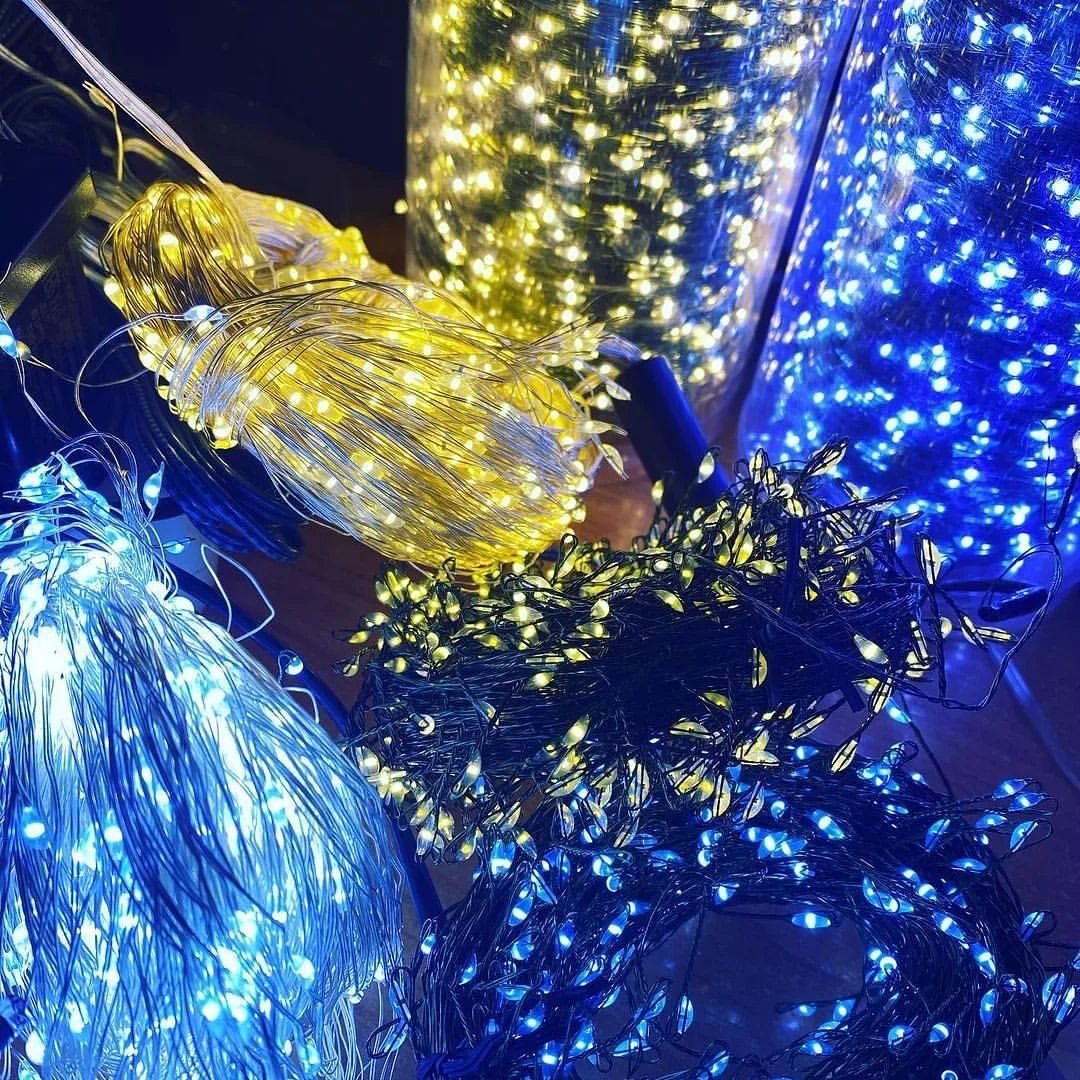 💫Супер Яркая Гирлянда «Роса» Нового поколения с эффектом мерцания 🎄(С влагозащитой)
✨Тройной прочный провод
🎄 Это необыкновенная гирлянда: на тонком проволочном проводе искрятся и переливаются «капельки росы» — очень яркие минидиоды.
➿ Провод практически не виден на ёлочке, и за счет этого кажется, что «капельки» сияют сами по себе, парят, словно мотыльки!
🌈Цвет лампочек на выбор: теплый белый, холодный белый, цветные
🌈Цвет провода на выбор: зеленый, прозрачный, медный
⚡ Работает от сети.
🔴 Стоимость:
⭐️1900 р. - 10 метров(200 Led)
⭐️2500 р. - 20 метров(300 Led)
⭐️2900 р. - 30 метров(400 Led)
⭐️3500 р. - 50 метров(700 Led)
⭐️4900 р. - 100 метров(2000 Led)
⭐️5900 р. - 120 метров(2500 Led)
⭐️6100 р. - 160 метров ( 3000 Led )
⭐️6600 р. - 200 метров ( 4000 Led )
⭐️8900 руб-300 метров (5000 led)