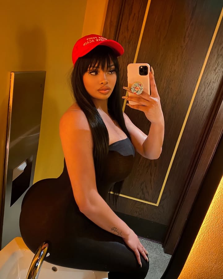 I text you this picture what’s your response 🥰😍⬇️
accepting requests @tylerwisbysecret
Drop 🖤🖤 if you love this pic
Sidenote: it’s not that type of hat lol 😂