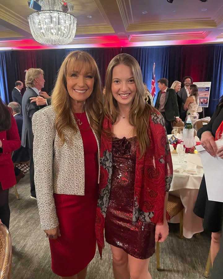 I had the absolute honor and pleasure of meeting @janeseymour. She is so inspiring and someone I look up too! Genuine beauty. She gave an amazing speech at the @babc_losangeles Christmas Luncheon sharing love and challenging us to have “open hearts” and help others.
Thank you so much Jane. You were so kind and gracious. And as you wisely said “everyone go live now”. Thank you so much! ♥️ Emma Jane
@theopenheartsfoundation