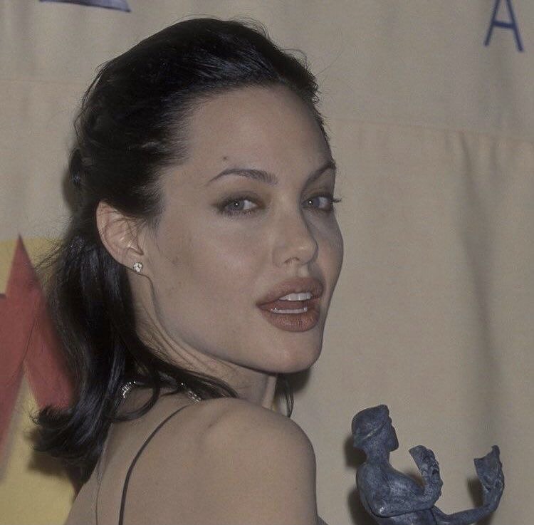 Angelina Jolie 😍🔥
Let’s support my page🥺🙏🏻❤️
Follow👉 @angelina.jolie.fan.page.__
.
#angelinajolie #angelinalove #angelinajoliefans #angelinajolievideo #angelinajoliequeen #angelinajoliesexy #angelinajoliephoto #angelinajoliehot #angelinajolielips #angelinajolieeyes #angelinajolieofficial #angelinajoliefanpage #angelinajoliestyle #angelinajoliefan #angelinajolieteam #angelinajolieyoung #angelinajoliemovies #angelinajolietattoo #angelinajoliebradpitt #braddpitt #angelinapitt #angelinapittjolie #angelinajolieedits #angelinajolieph #angelinajoliequotes #angelinajolieaddictz #angelinajoliemakeup #angelinajoliehotandsexy #angelinacruz #angelinajolie90s
