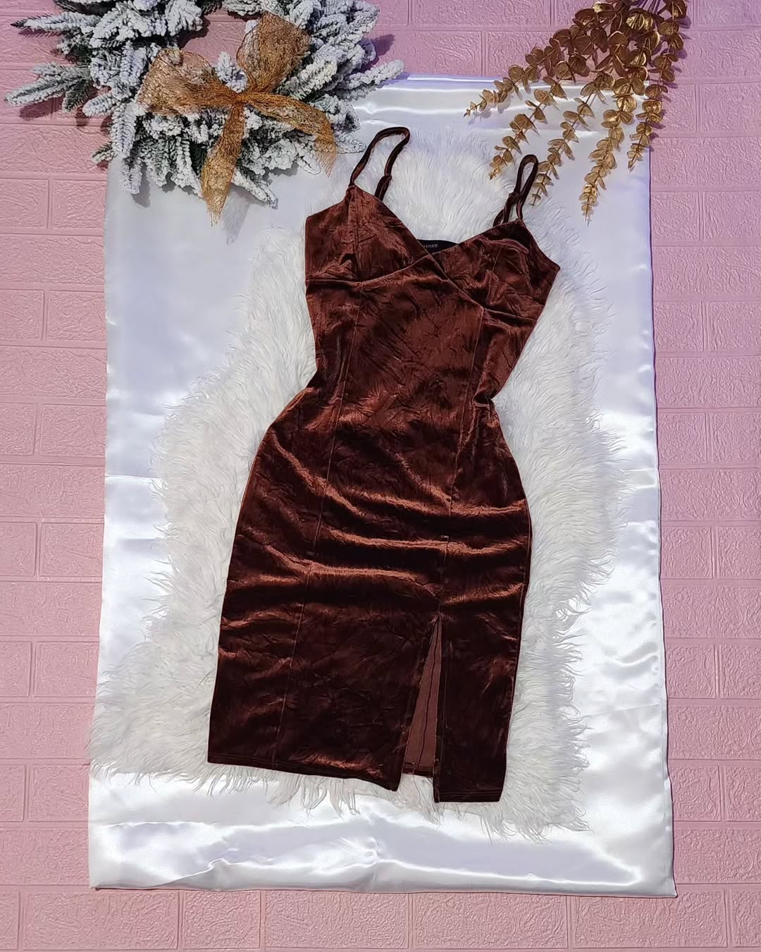 Vestido con abertura 😍 talla "M" L420