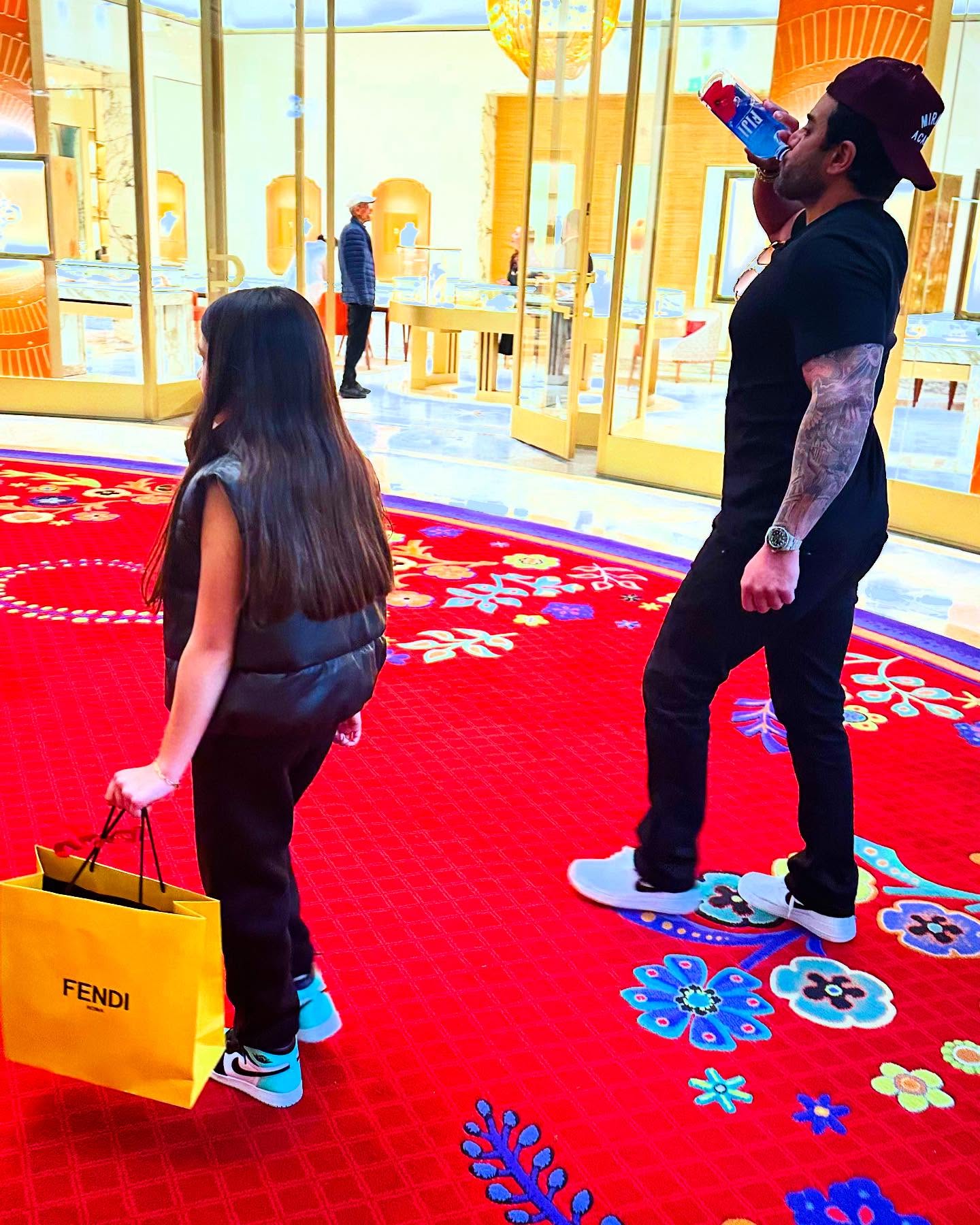 Wynning!
Vegas was a success.
Asked God for an angel & he blessed me with 2.
Their happiness > ANYTHING!
#Viva