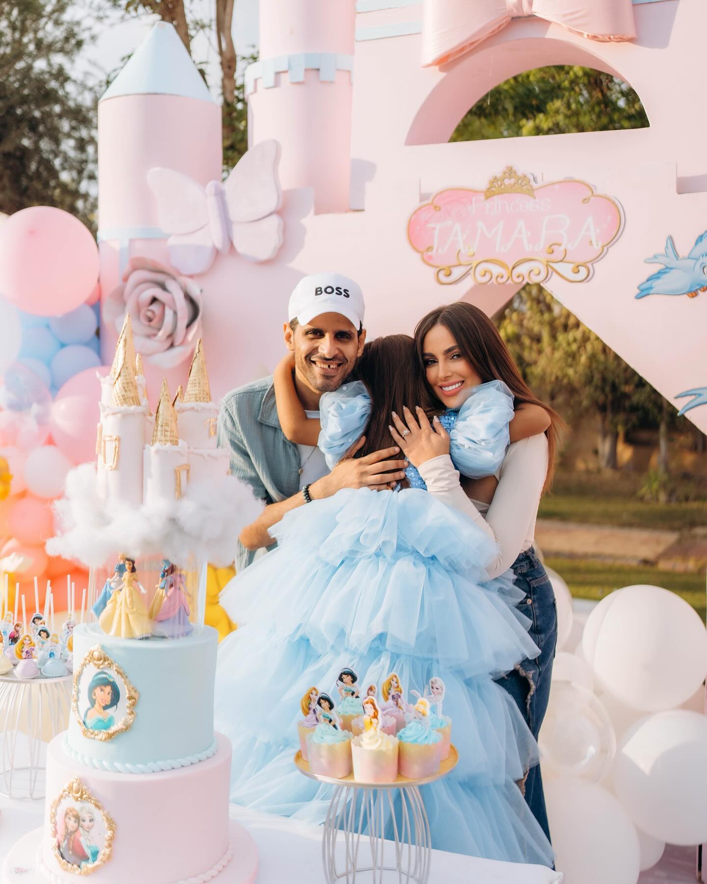 To the most regal of them all, have a truly royal birthday, your highness!💖💫👑
Tamara’s 5th birthday💕✨
Cake @cake_up_egypt
Decorations @balloons_sprinkles
Tamara’s dress @dazzle__divas
Tamara’s hair @alfredandmina
Photography @cairokids
Catering @the.kitchen.club
Drinks @ashraffarghaly_events
Ice cream @bogyrolls
Pinata @pinata_s_m