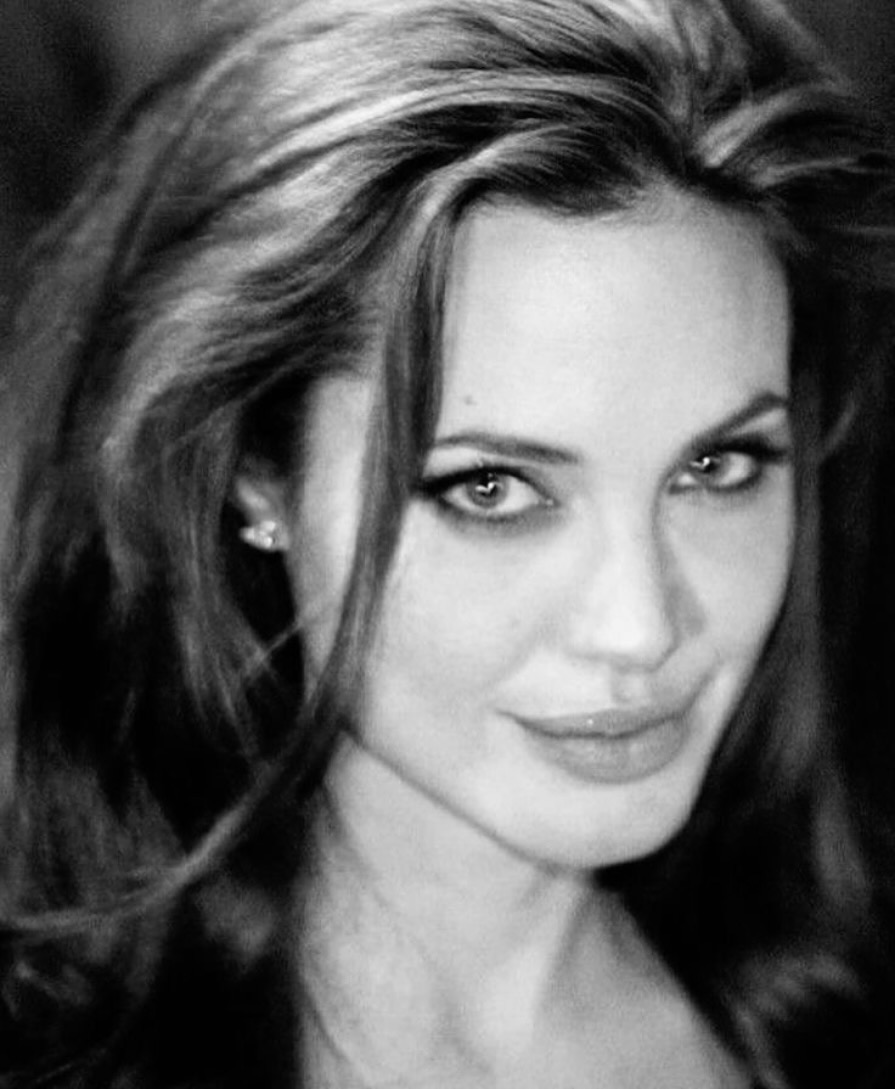 Angelina Jolie 😍🔥
Let’s support my page🥺🙏🏻❤️
Follow👉 @angelina.jolie.fan.page.__
.
#angelinajolie #angelinalove #angelinajoliefans #angelinajolievideo #angelinajoliequeen #angelinajoliesexy #angelinajoliephoto #angelinajoliehot #angelinajolielips #angelinajolieeyes #angelinajolieofficial #angelinajoliefanpage #angelinajoliestyle #angelinajoliefan #angelinajolieteam #angelinajolieyoung #angelinajoliemovies #angelinajolietattoo #angelinajoliebradpitt #braddpitt #angelinapitt #angelinapittjolie #angelinajolieedits #angelinajolieph #angelinajoliequotes #angelinajolieaddictz #angelinajoliemakeup #angelinajoliehotandsexy #angelinacruz #angelinajolie90s