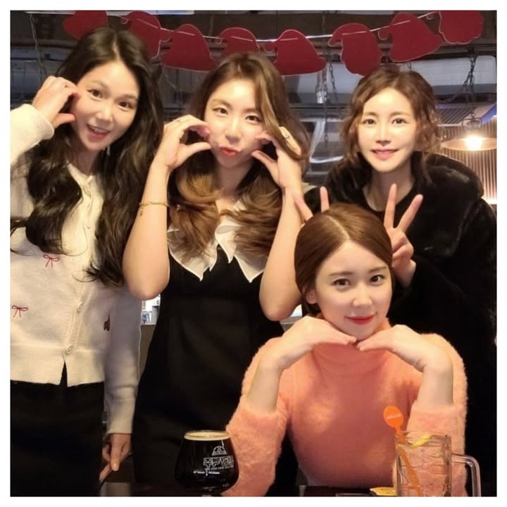 다 못모여서 아쉽아쉽아쉽 👭👭
#아듀2024 #12월 #🐍0🐍5