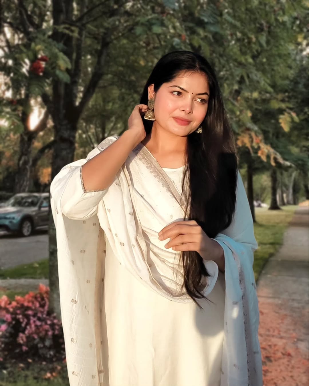 When gulzar sahab said:
" เคเคฟเคธเฅ เคเค เคเฅ เคฒเคฟเค เคฐเคนเคจเคพ เคเคฐ เคฐเคน เคเคพเคจเคพ เคธเคฌเคเฅ เคฌเคธ เคเฅ เคฌเคพเคค เคจเคนเฅเค " ๐
