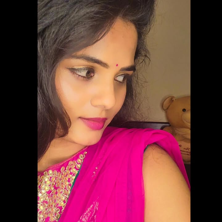 👁Eyes that hold a thousand emotions..🩷❤️🔥🙈✨️
