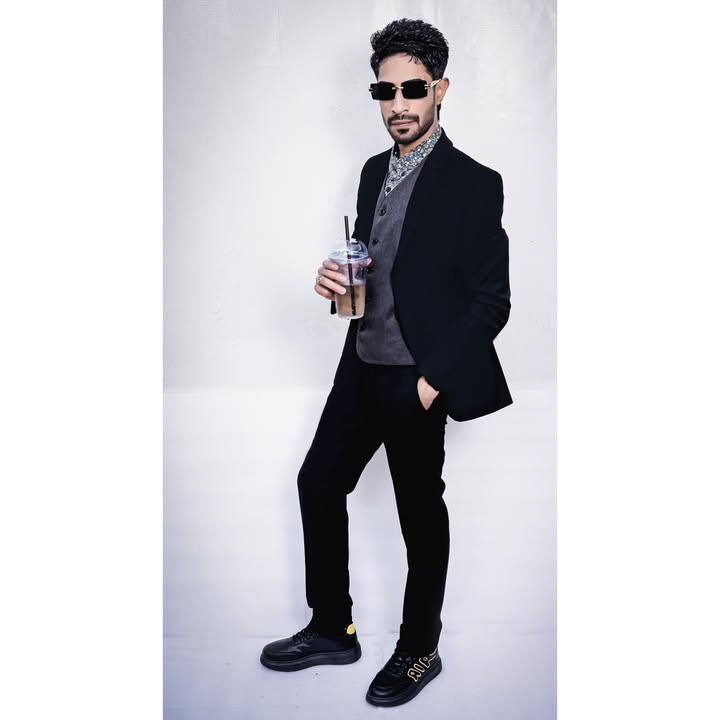 Summer men's fashion
#fashionblogger #viral #bhfyp #me #explorepage #travel #explore #followme #selfie #ootd #instalike #fashionstyle #followforfollowback #trending #modellife #music #portraitphotography #actor #actress #likes #moda #india #life #artist #fashionmodel #modelshoot #instafashion #hot #fashionista #models