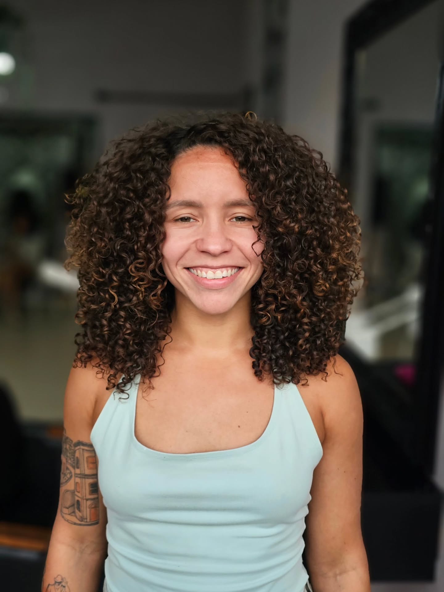 Sobre o vídeo de hoje com a maravilhosa @almeidajordana ❤️
Corte e tratamento power 🩷
.
.
.
#cachoscampinas #corteaseco
#tratamento #tratamentocapilar