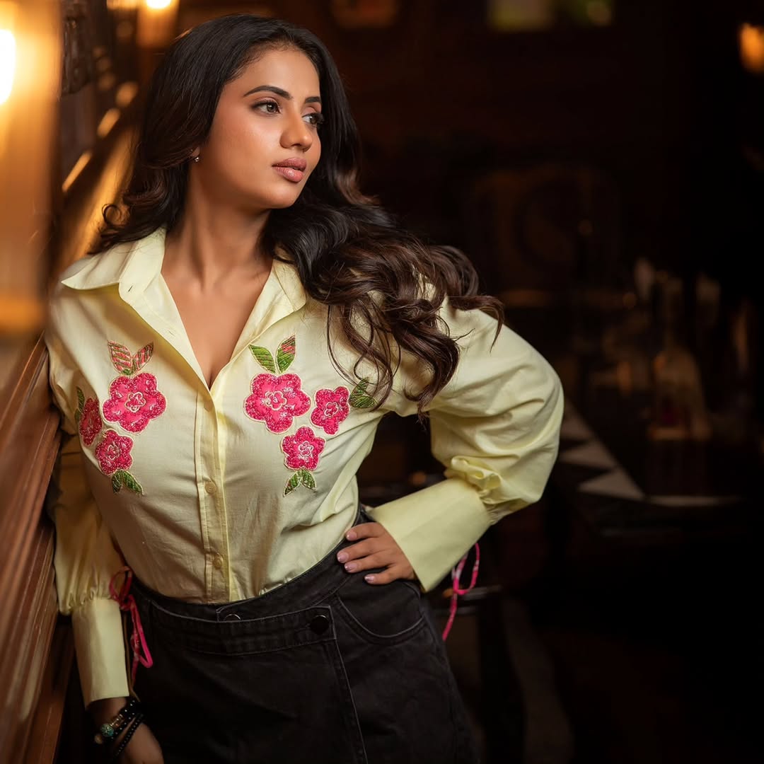 Attract ✨️
Be the energy that u want to attract ✨️
Makeup: @akshathaas_makeupstudio
Photo credits: @jayarajmilton_photography
Location courtesy: @sallyby1522