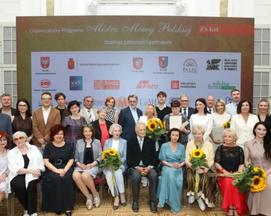 Warszawa 8 lipca 2025.
Nominacje do tytułów Mistrza Mowy Polskiej oraz
Kuźni Mistrzów Mowy.
W imieniu Akademii miałam przyjemność wręczyć
Złoty Laur prof. Michałowi Rusinkowi😊
Fot: Andrzej Kubat via MMP
#MistrzMowyPolskiej2025 #MistrzMowy #Warszawa