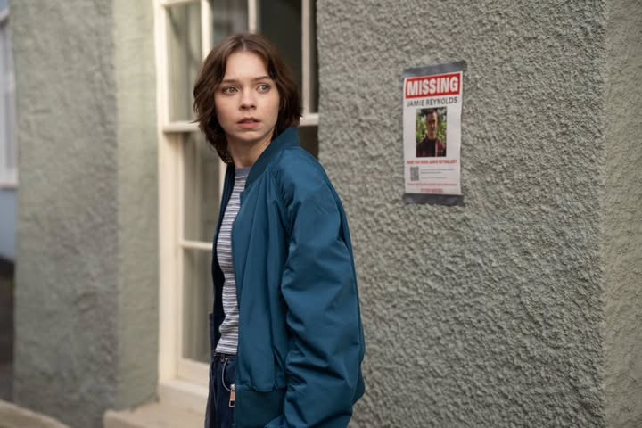 An old face and a few new ones...
Here's your first look at A Good Girl's Guide To Murder S2